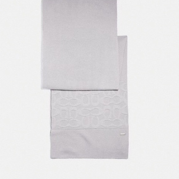 *NWT* Beautiful Ice Grey Coach Gloves🧤 & Scarf 🧣 - Picture 6 of 8